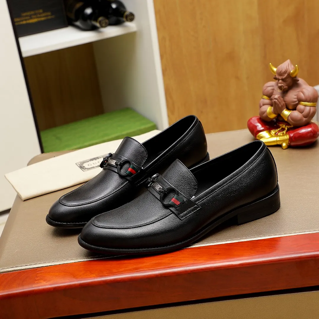 Men's men's shoes 💰400 🆘【GUCCI】Gucci ·🐑里· Hot-selling beanie shoes, top brand luxury, top quality, latest fashion beanie shoes.. The upper is made of original first-layer cowhide. (🐑leather·inner). The original stylish and stylish soft rubber wear-resistant and non-slip outsole is light and comfortable on the foot, available in black! Matching code: 39/45 (38.46. Can be customized)